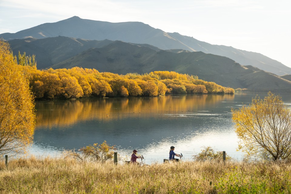 CTB 242004.Kurow.Sailors Cutting.credit image central 43 1